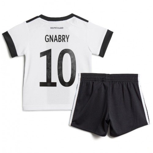 Tyskland Serge Gnabry #10 Hemmaställ Barn VM 2022 Kortärmad (+ Korta byxor)